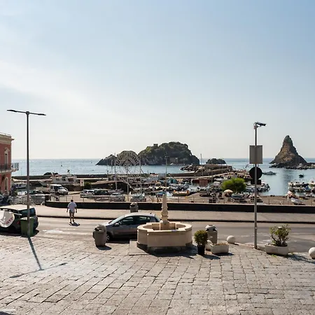 Guesthost - Isole Ciclopi View - Lovely Aci Castello